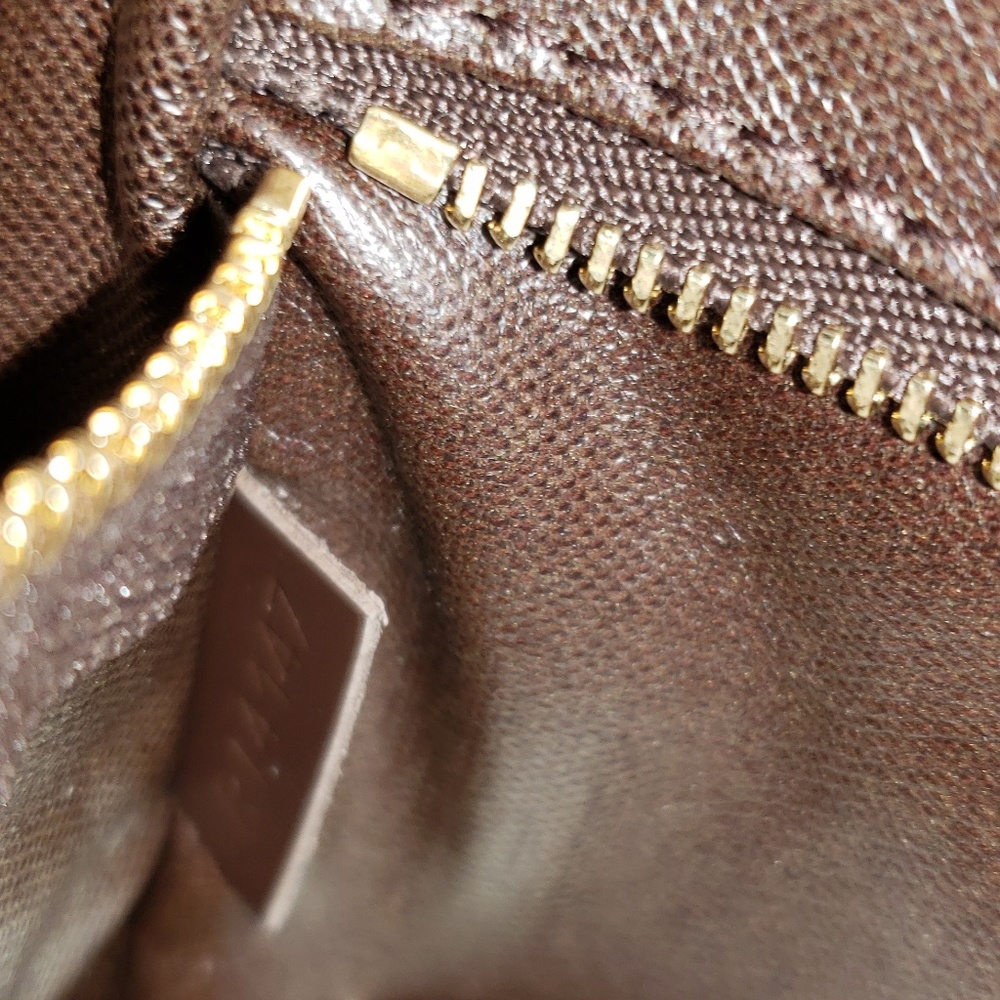 Louis Vuitton Cosmetic Bag - Picture 5 of 6